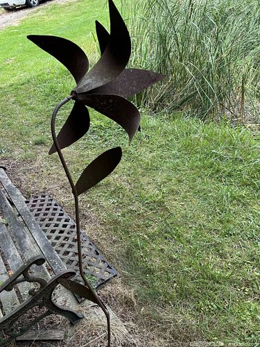 Rustic Metal Flower Garden Sculpture 5ft (1 of 12)
