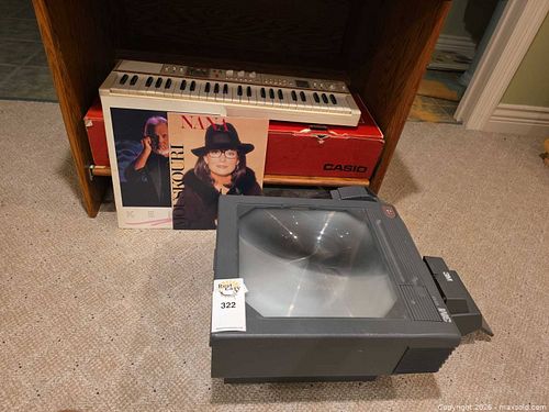 Casio Keyboard & 3M Projector (1 of 14)