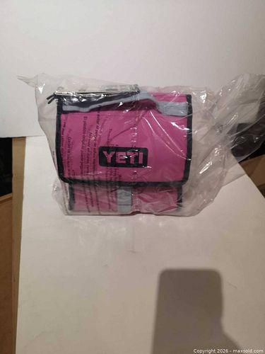 Lot #21 (1 of 8)