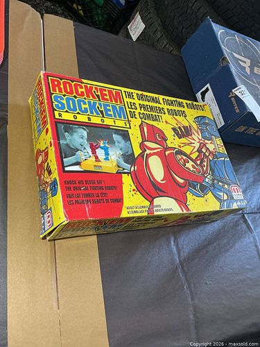 Lot #320 (1 of 8)