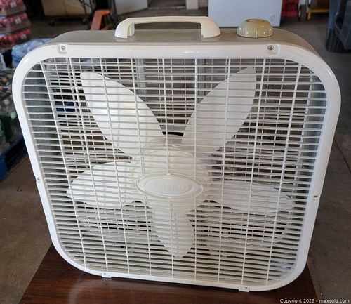 Lasko 20" Box Fan (1 of 3)