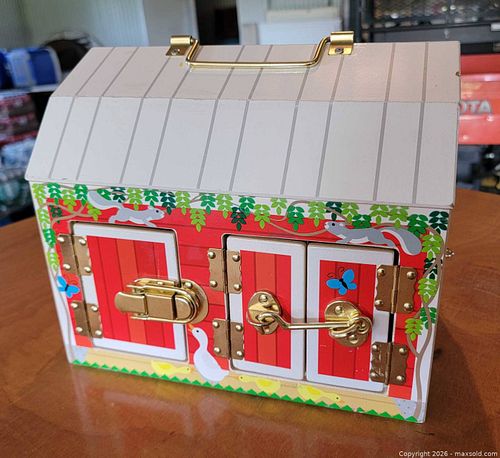 Melissa & Doug Wooden Barn  (1 of 3)