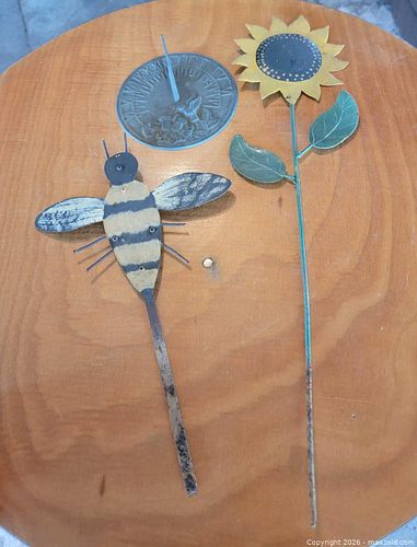 Outdoor Metal Garden Lot  (1 of 4)