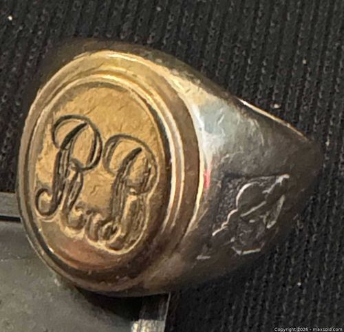 10KT Gold Ring  (1 of 15)