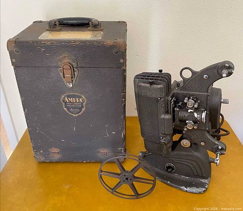 Vintage 1940s Ampro Precision Film Projector (1 of 19)