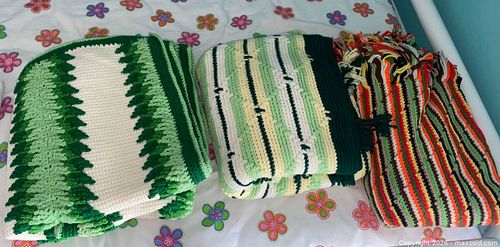 Vintage Handmade Knitted Blankets (1 of 14)