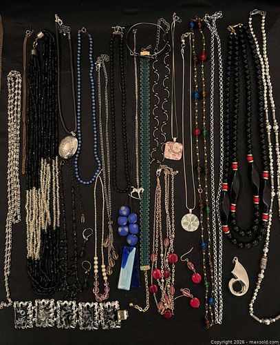 Women’s Costume Jewelry Necklaces, Bracelets, More! (1 of 20)