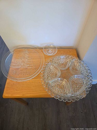 Clear Glass Serveware Set with Divided Tray, Platter & Star Bowl (1 of 7)