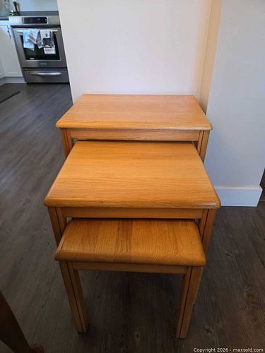 Solid Wood Light Oak Honey Nesting Tables, Set of 3 (1 of 5)