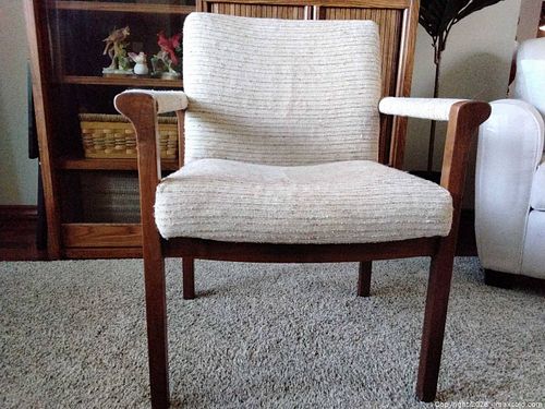 Mid-Century Modern Beige Accent Armchair with Solid Wood Frame (1 of 9)