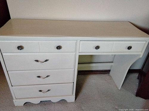 Painted Beige/Shabby Chic Wood Dresser with 5 Drawers (1 of 7)
