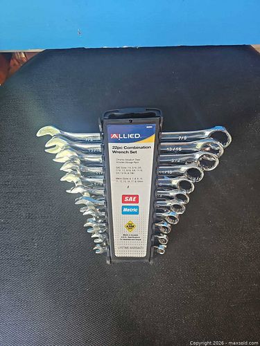 Lot #24 (1 of 5)