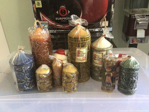Mixed lot of Collectible Candles (1 of 4)