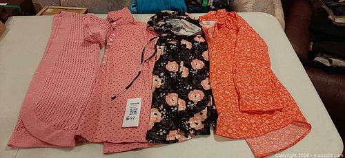 (C) Women's (Small-8) Clothing (1 of 9)