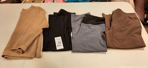 (D) Women's (Small-8) Clothing (1 of 9)