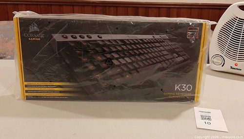 *NEW* Corsair Raptor K30 gaming keyboard (1 of 12)