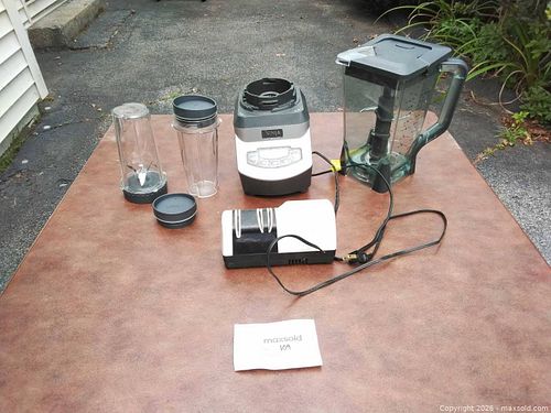 Ninja countertop blender with single-serve cups & Chef'sChoice sharpener (1 of 4)
