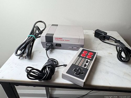 CoolBaby Familycomputer System NES Clone Retro Console (1 of 4)