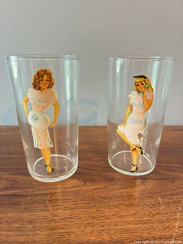 Magic Follies Pin Up Glasses A (1 of 7)