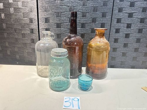 Lot: Mason Jar, Apothecary Bottle & Sample Cups (Glass, Metal Lids) (1 of 11)