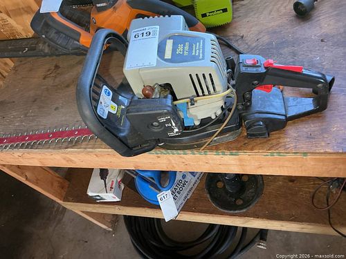 Gas Hedge Trimmer A (1 of 7)