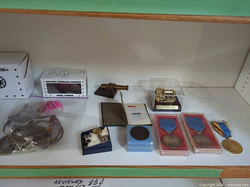 Assorted 20th Century Commemorative Medals, Miniature Cannons & Tokens (1 of 15)