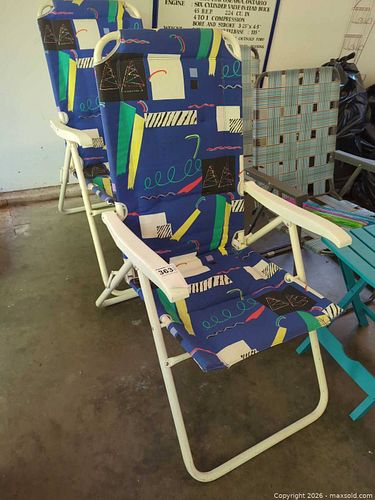 Set of 3: Folding Lawn Chair, Side Table & Accessory (1 of 5)