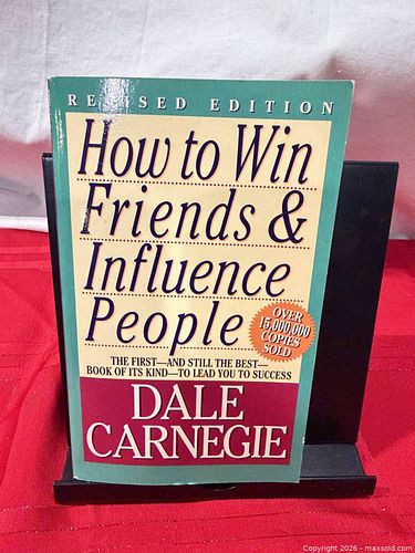 How to Win Friends & Influence People — Dale Carnegie (Paperback) (1 of 3)