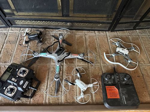 Lot of 5+ Mini & Medium Quadcopter Drones with Controllers (1 of 4)