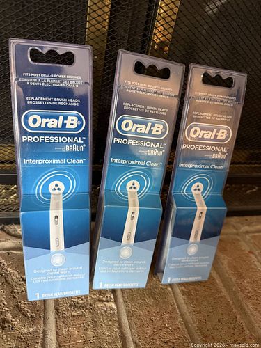 Oral-B Replacement Brush Head Professional Interproximal Clean (1 of 3)