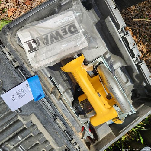 DeWalt DW939 18V Cordless 6-1/2in Circular Saw, No Battery (1 of 4)