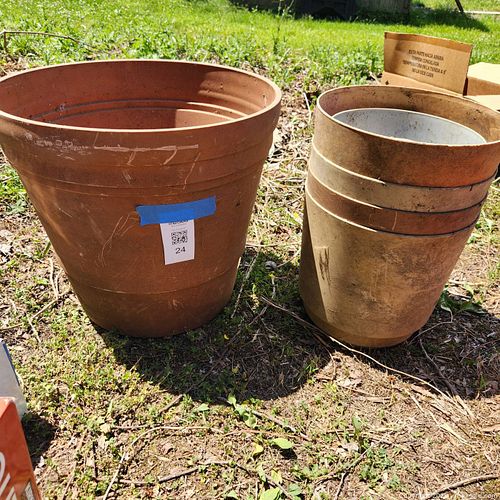 Set of 5 Plastic Terracotta & Beige Tapered Round Planters 16-20in (1 of 7)