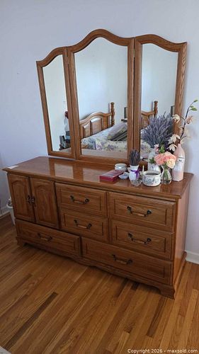 Oak Dresser with Tri-Fold Mirror, 7 Drawers, Side Cabinet (1 of 13)