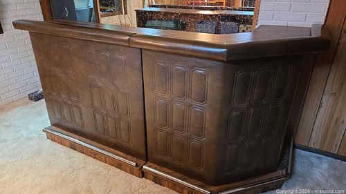 Retro 1970s-80s Wood Veneer Home Bar with Foot Rail (1 of 9)