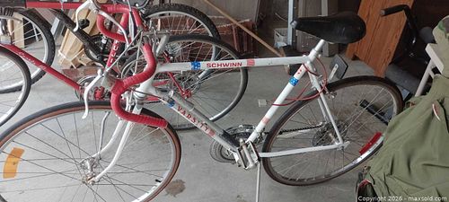 Lot of 3 Bikes — Schwinn, Fuji, Columbia (1 of 5)