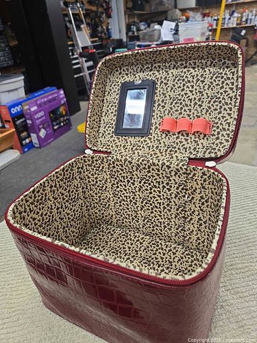 Red Burgundy Patent Croc Makeup Train Case with Mirror (1 of 3)