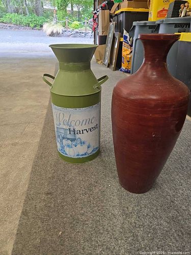 Rustic Farmhouse Green Vase & Red/Burgundy Decor Milk Can (1 of 3)