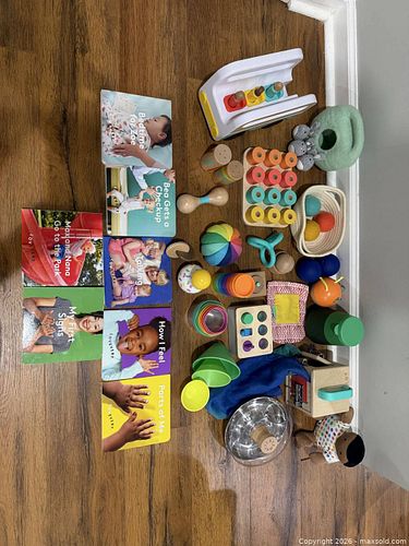 Lovery toys & Book (1 of 6)