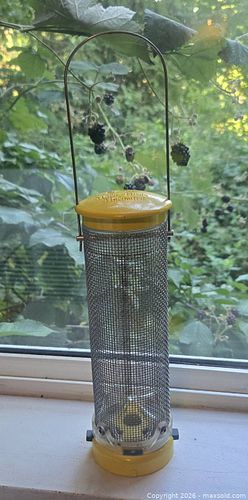 Wild Birds Unlimited Yellow Tube Mesh Seed Feeder (1 of 2)