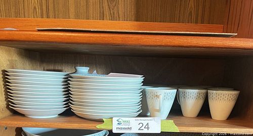 Lot #24 (1 of 7)