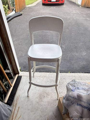 White painted metal stool (1 of 5)