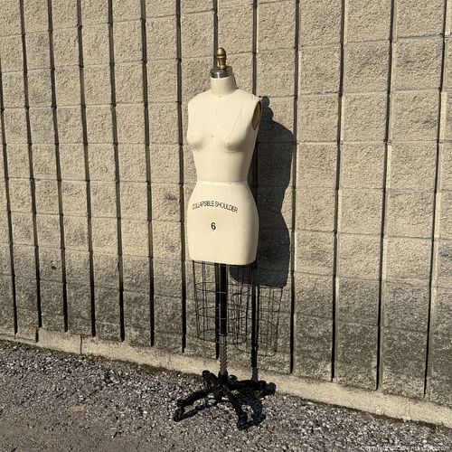 Professional Female Half Body Dress Form with Collapsible Shoulder & Arm — Size 6  (1 of 7)