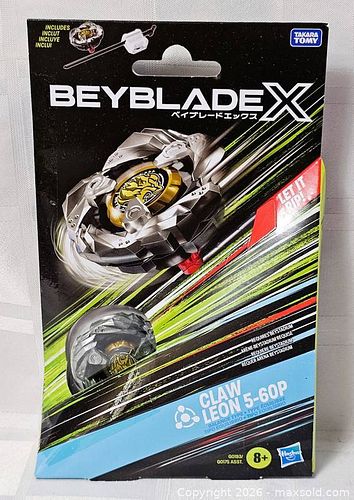 BEYBLADE X CLAW LEON TOY (1 of 11)