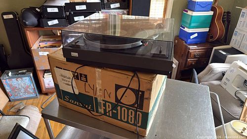 Sansui FR-1080 Belt-Drive Turntable (33/45 RPM) (1 of 5)