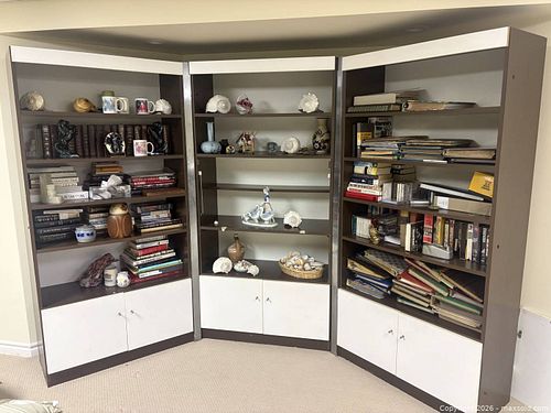 Large Brown & White Corner Bookshelf / Bookcase - Maurer (1 of 1)
