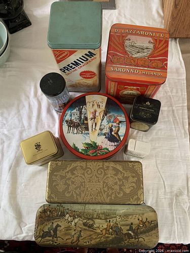 Collectible vintage food tins (1 of 11)