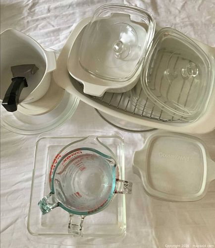 Vintage Corning Ware Blue Cornflower & Pyrex Baking Dishes with Glass Lids P55 B saucepan with handle and more! (1 of 15)