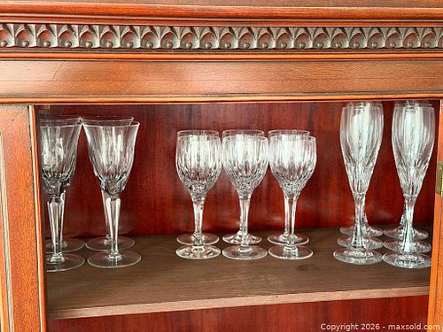 STUART Crystal Wine Glasses + More (1 of 10)