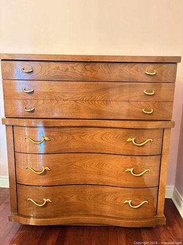Vintage Serpentine 5-Drawer Wood Veneer Dresser (1 of 5)