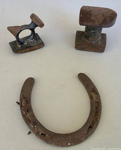 Dollies and horse shoe (1 of 4)